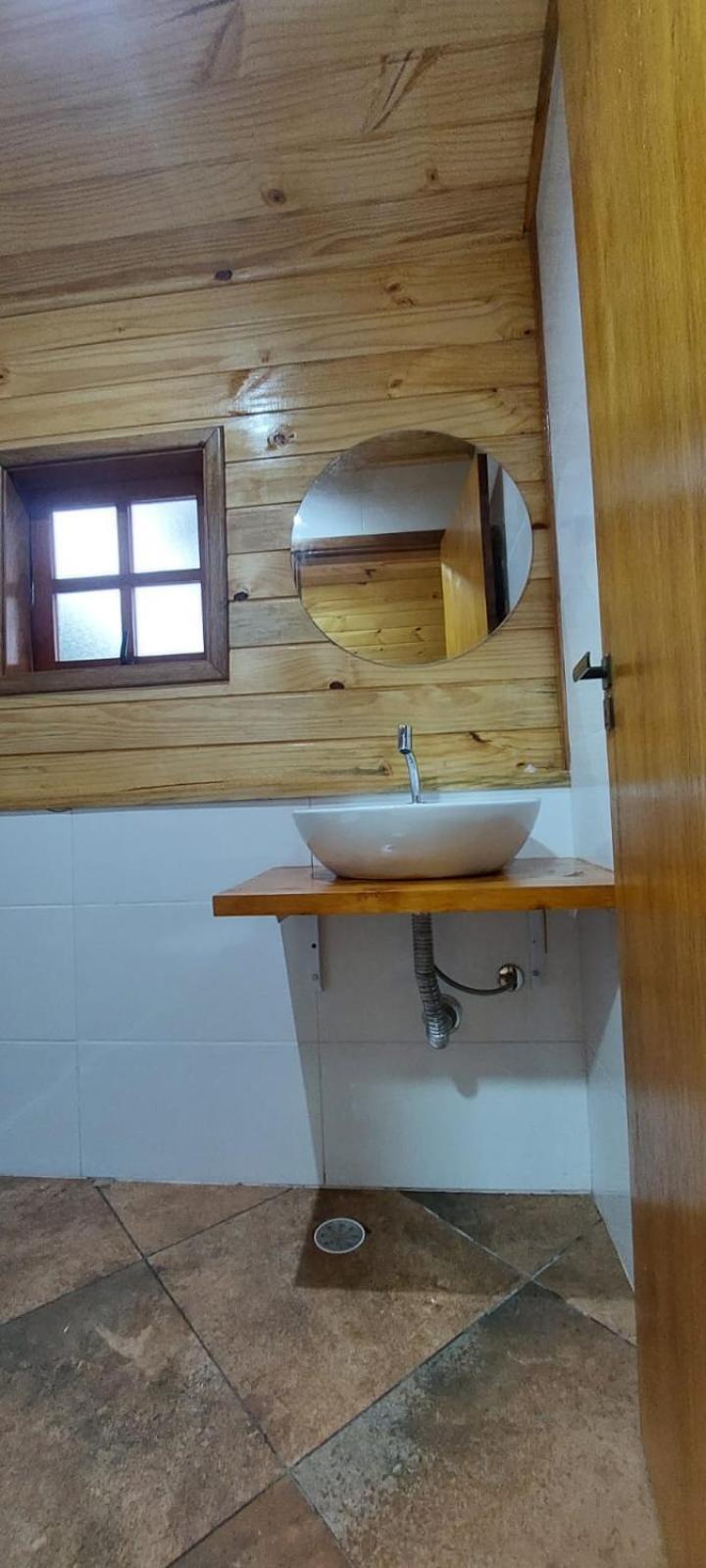 Chale Com Hidromassagem Da Vick Hotel Campos do Jordão Buitenkant foto